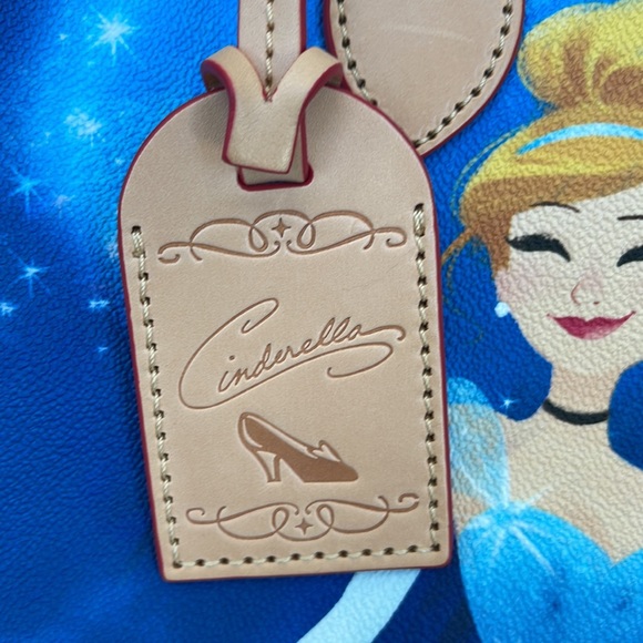 Dooney & Bourke Cinderella Carriage Shopper Tote Bag Purse NWOT - Picture 3 of 15